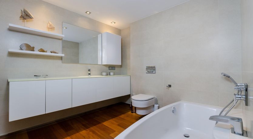 Photo of Mediterranean Muse