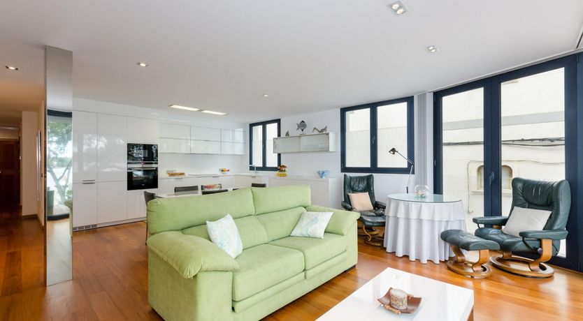 Photo of Mediterranean Muse