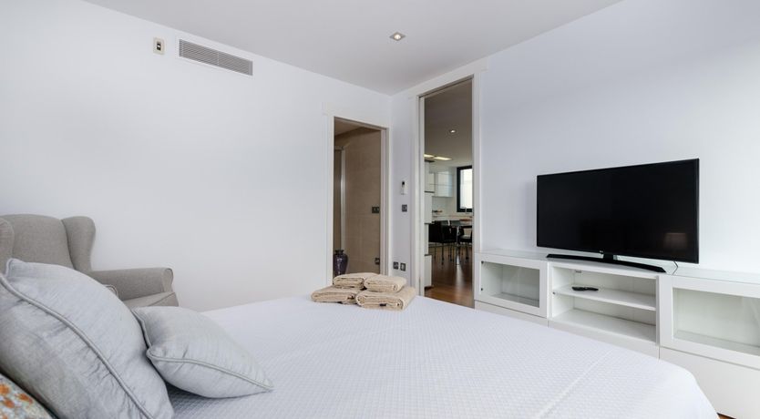 Photo of Mediterranean Muse