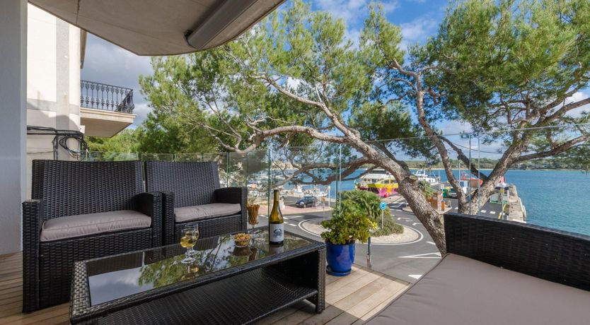 Photo of Mediterranean Muse