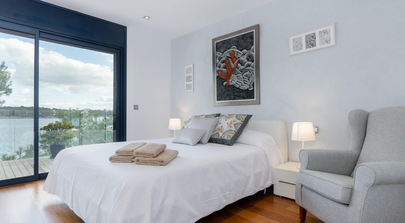 Photo of Mediterranean Muse