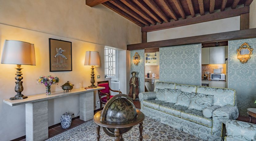 Photo of The Chandelier & The Lagoon