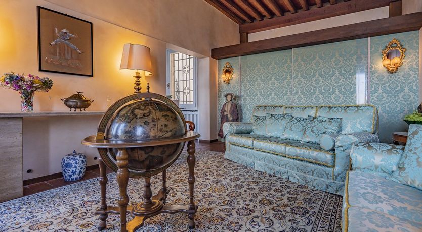 Photo of The Chandelier & The Lagoon