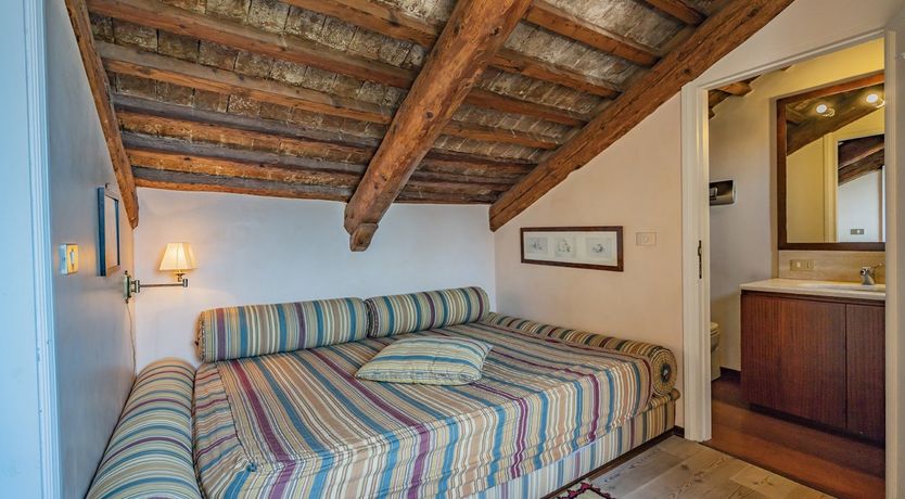 Photo of The Chandelier & The Lagoon