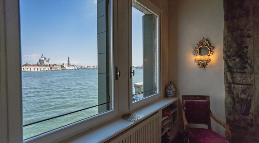 Photo of The Chandelier & The Lagoon