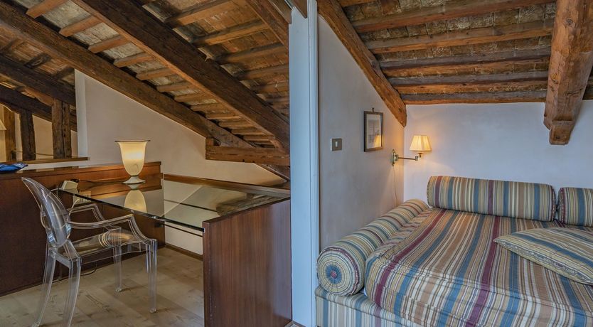 Photo of The Chandelier & The Lagoon