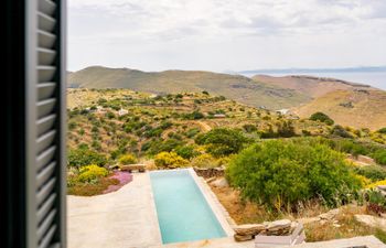 Oak & Almond Trees Villa