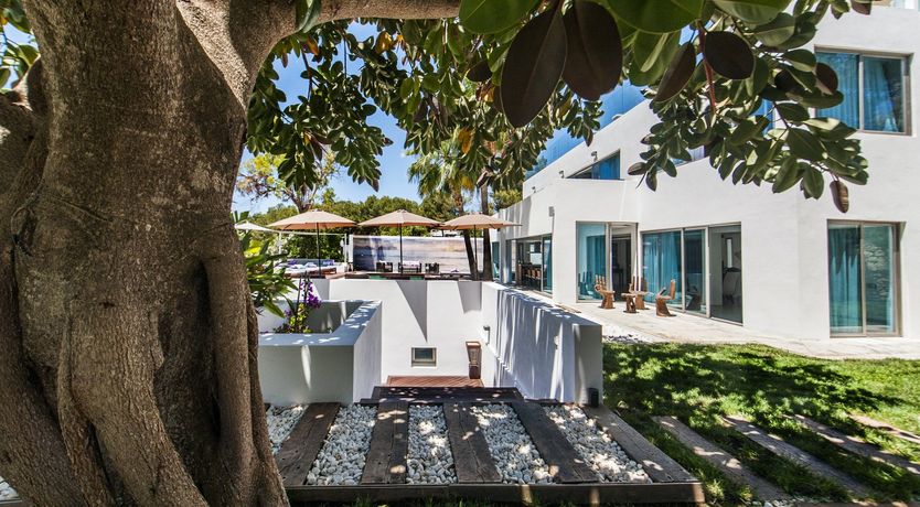 Photo of White Isle Idyll