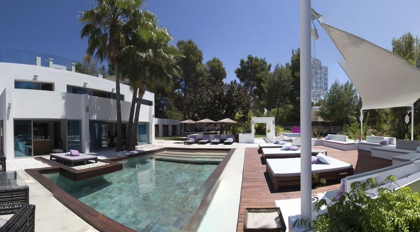 Photo of White Isle Idyll