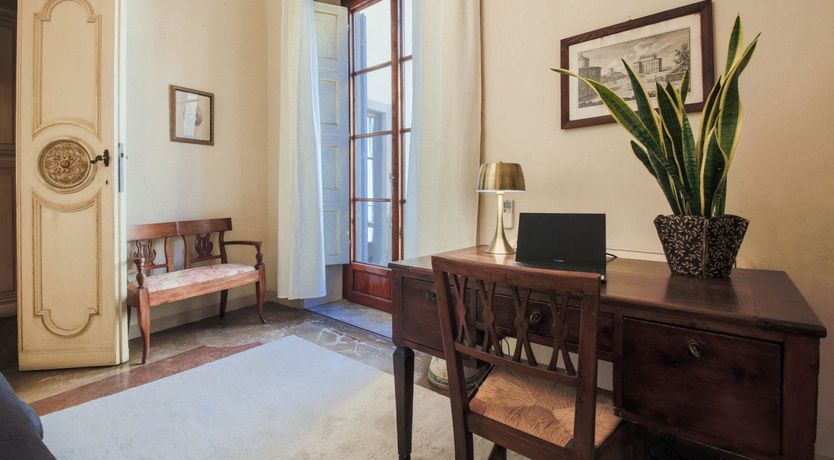 Photo of Artist's Abode