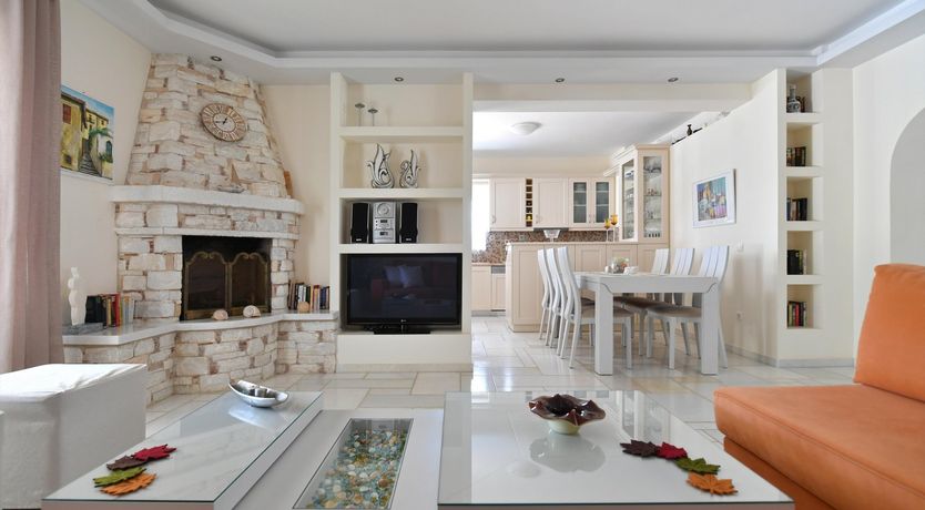 Photo of Grand Stone