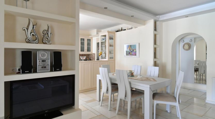 Photo of Grand Stone