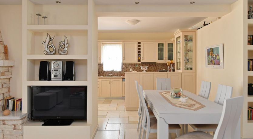 Photo of Grand Stone