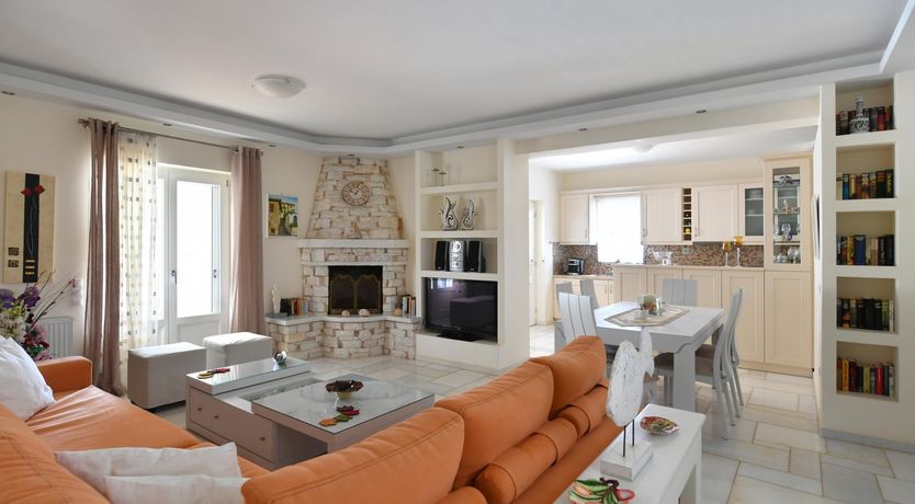 Photo of Grand Stone