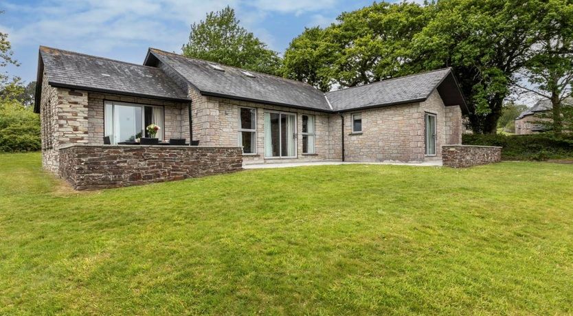 Photo of 3 Bed in St. Mellion