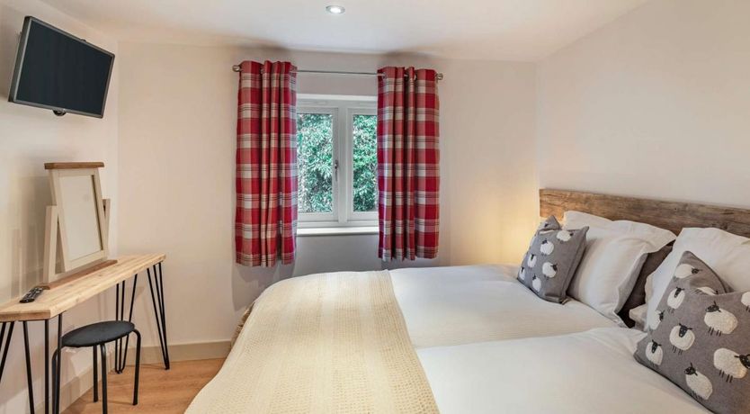 Photo of 2 Bed in Coddington