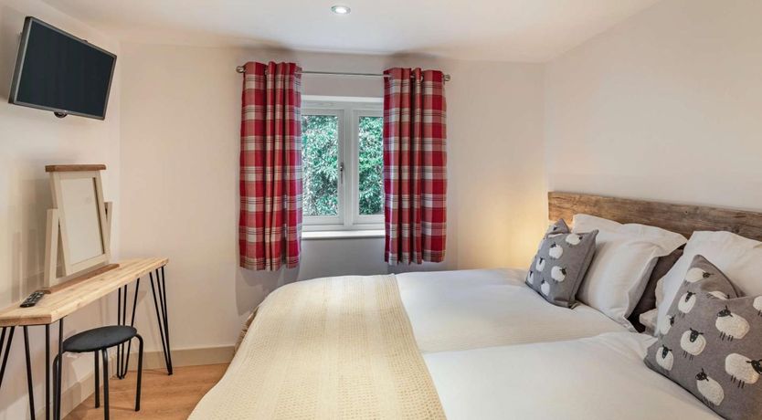 Photo of 2 Bed in Newark