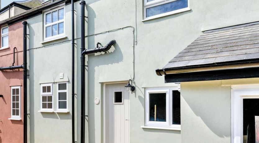 Photo of 1 Bed in Charmouth