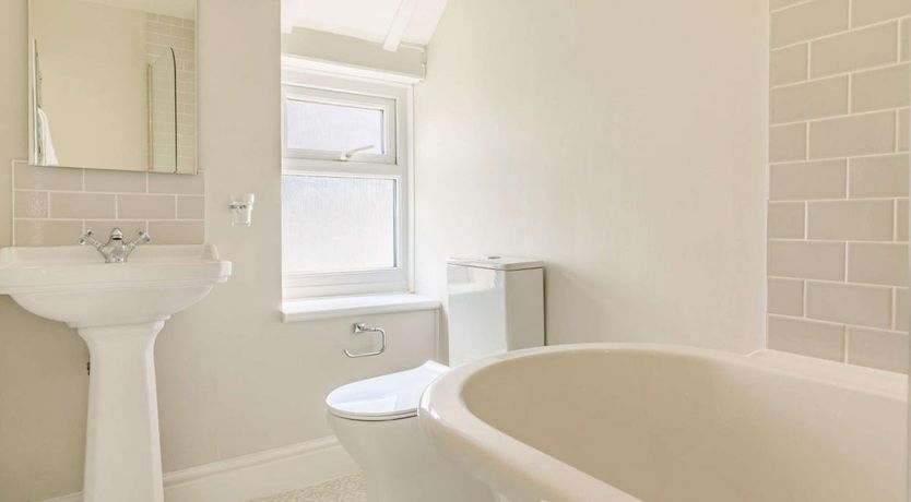 Photo of 1 Bed in Charmouth