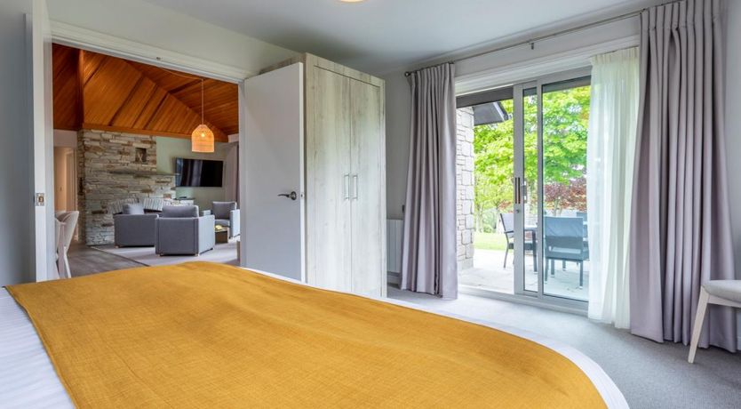 Photo of 3 Bed in St. Mellion