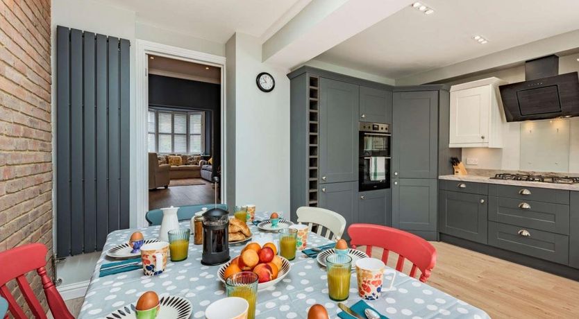 Photo of 3 Bed in Eastbourne