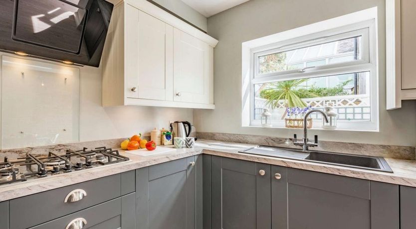 Photo of 3 Bed in Eastbourne