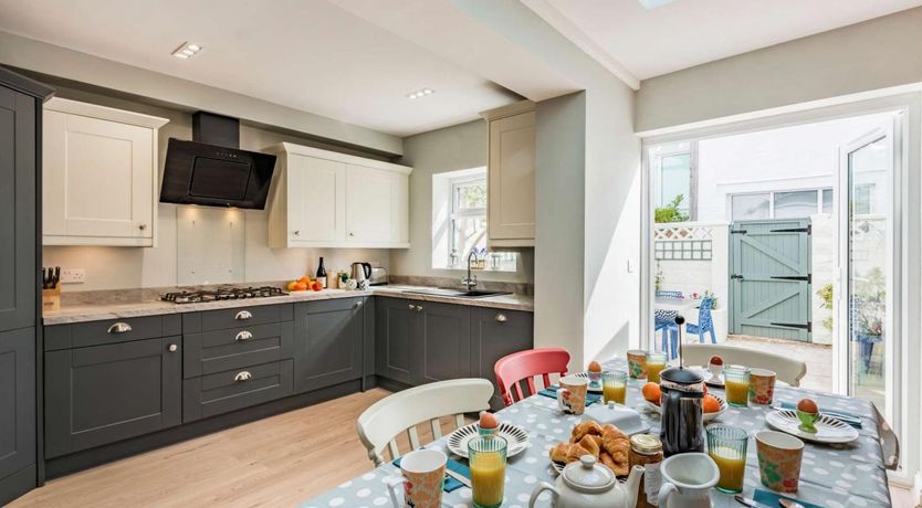 Photo of 3 Bed in Eastbourne