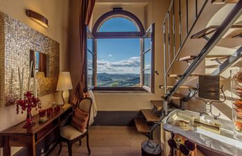 Tuscan Hills Villa