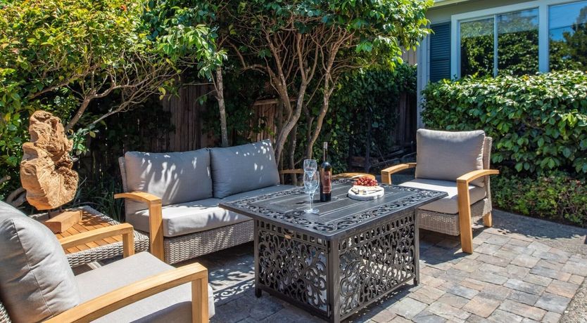 Photo of The Smiling Poet