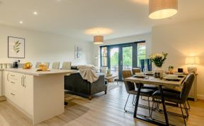 Photo of in Usk  (87950)