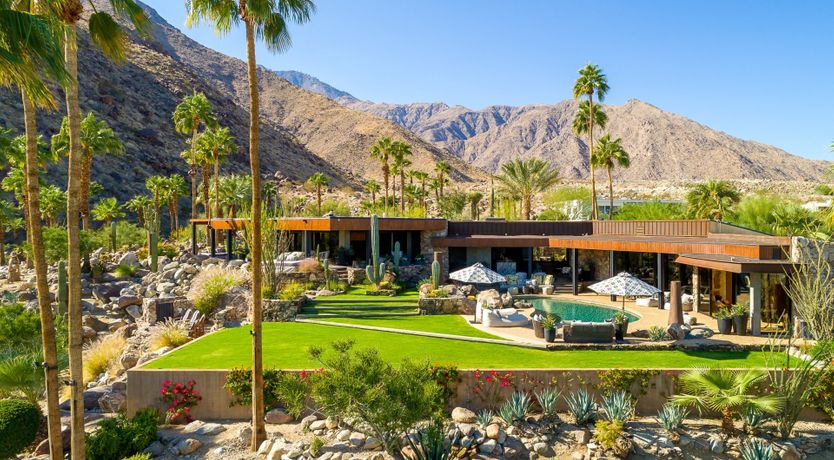Photo of Poolside Glamour
