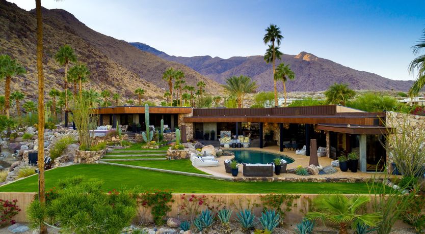 Photo of Poolside Glamour