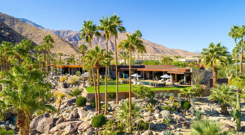 Photo of Poolside Glamour