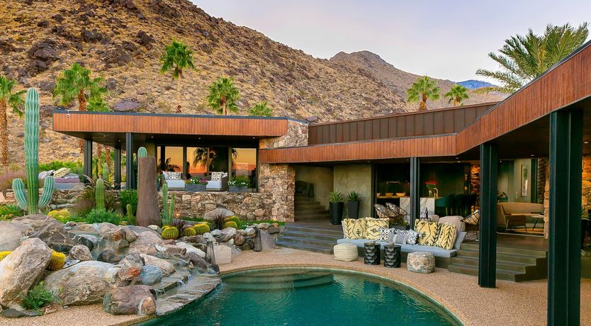 Photo of Poolside Glamour