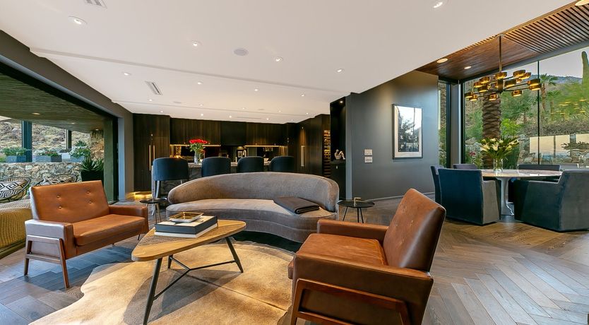 Photo of Poolside Glamour