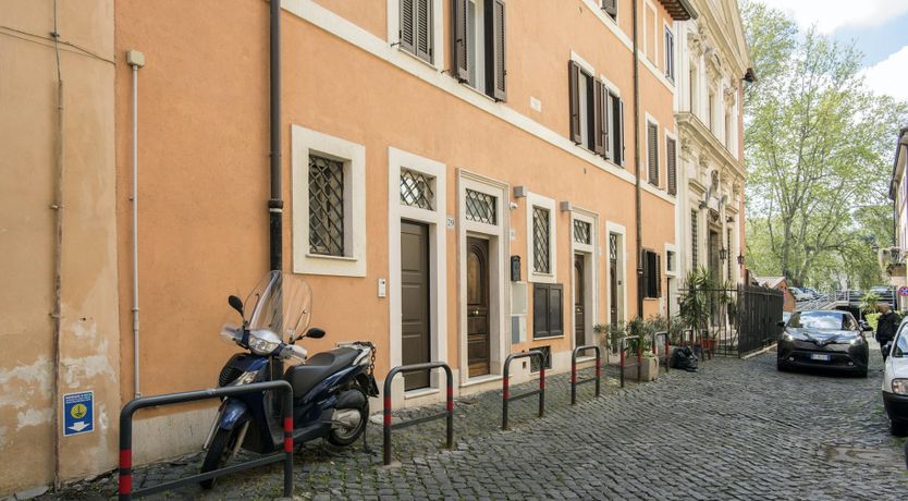 Photo of Noon Herald