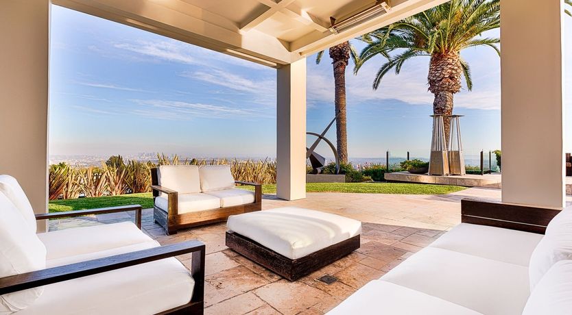 Photo of Fly Famous Mockingbird