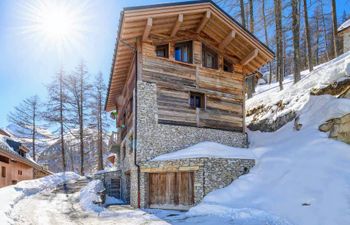 Snow & Stone Villa