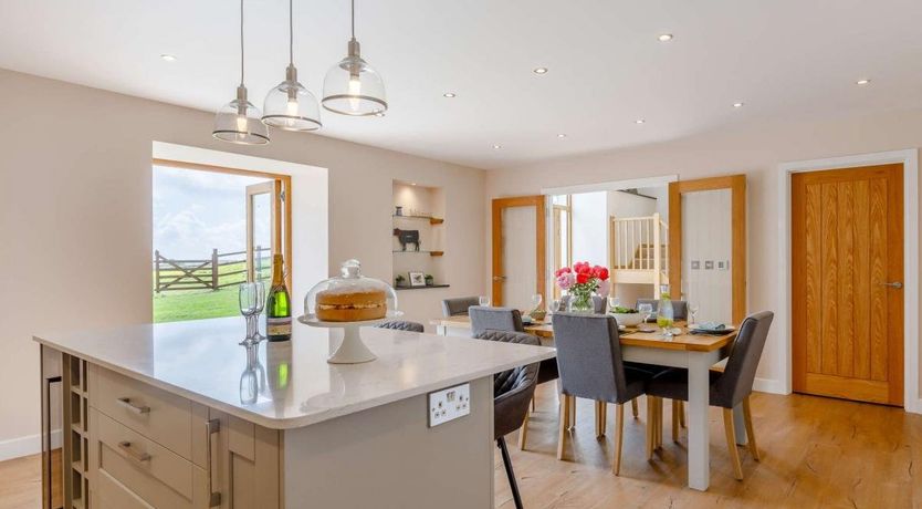 Photo of 3 Bed in Lydacott