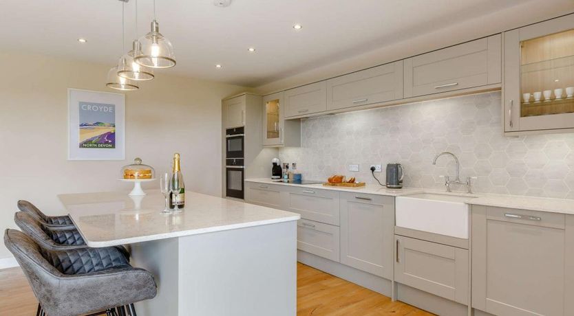 Photo of 3 Bed in Lydacott