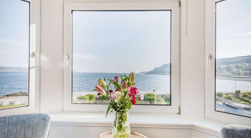 Photo of 8 Bed in Dunoon