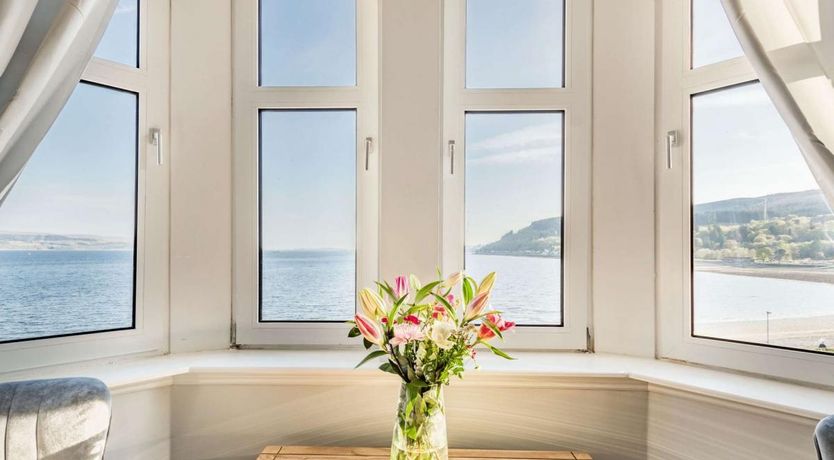 Photo of 8 Bed in Dunoon