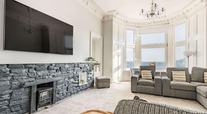 Photo of 8 Bed in Dunoon