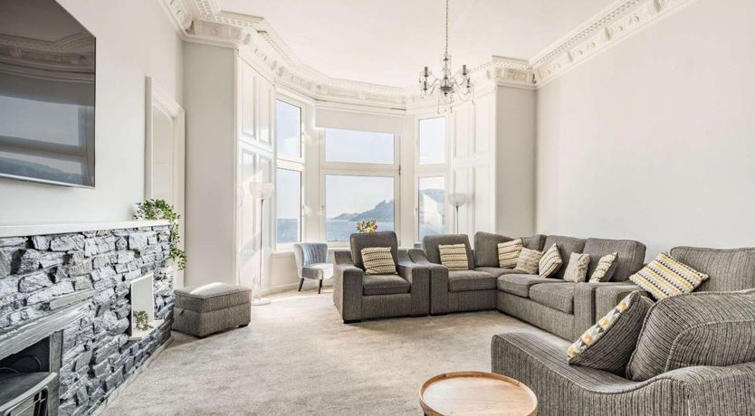 Photo of 8 Bed in Dunoon