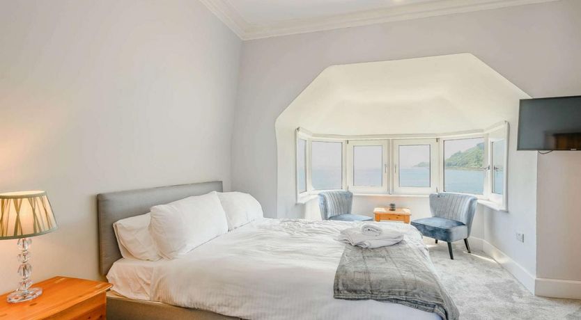 Photo of 8 Bed in Dunoon