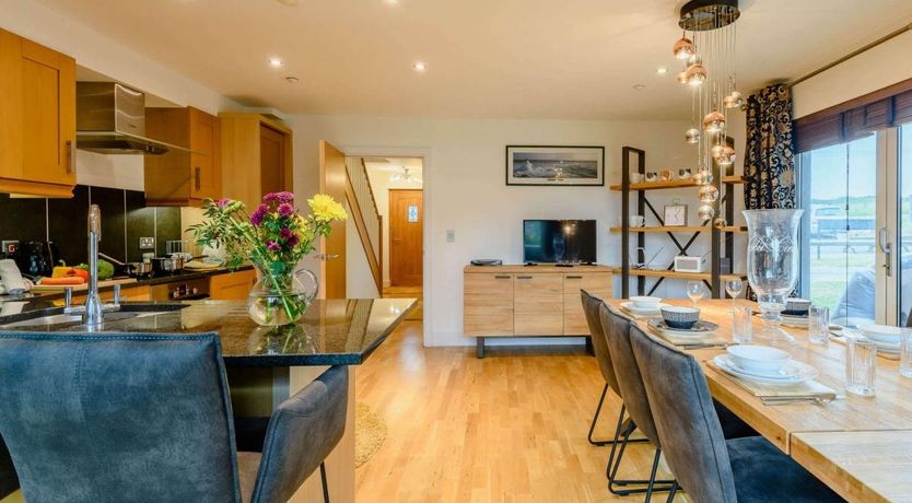 Photo of 4 Bed in Binfield