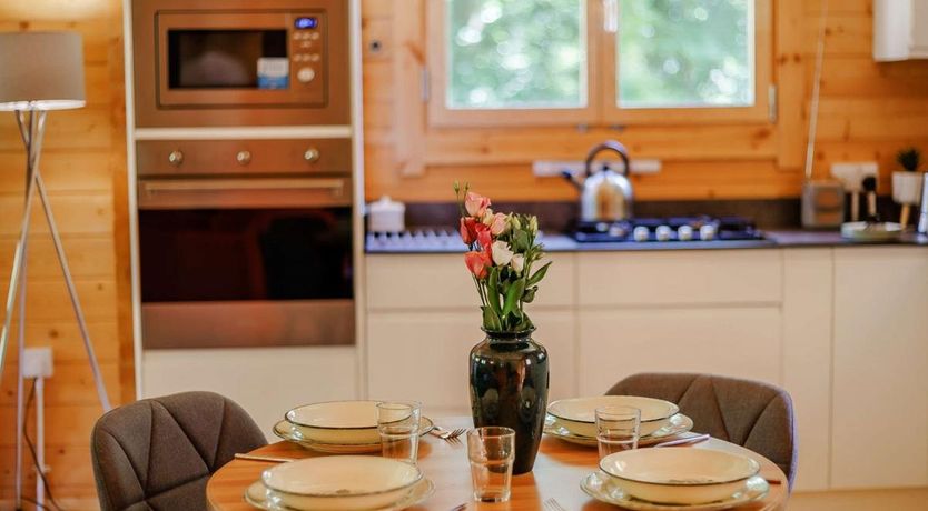 Photo of 2 Bed in Whitstone