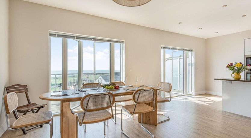 Photo of 4 Bed in Aberdovey