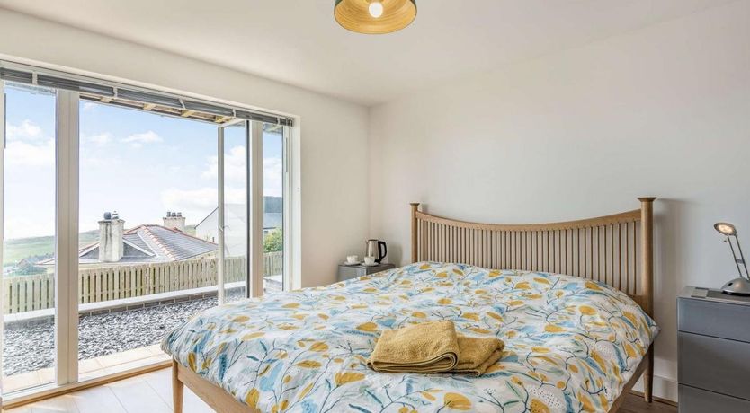 Photo of 4 Bed in Aberdovey