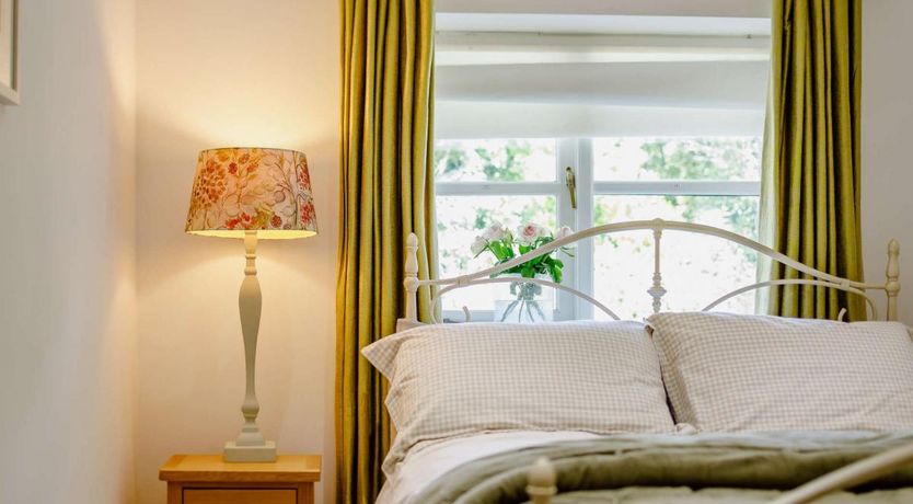 Photo of 1 Bed in Long Rock